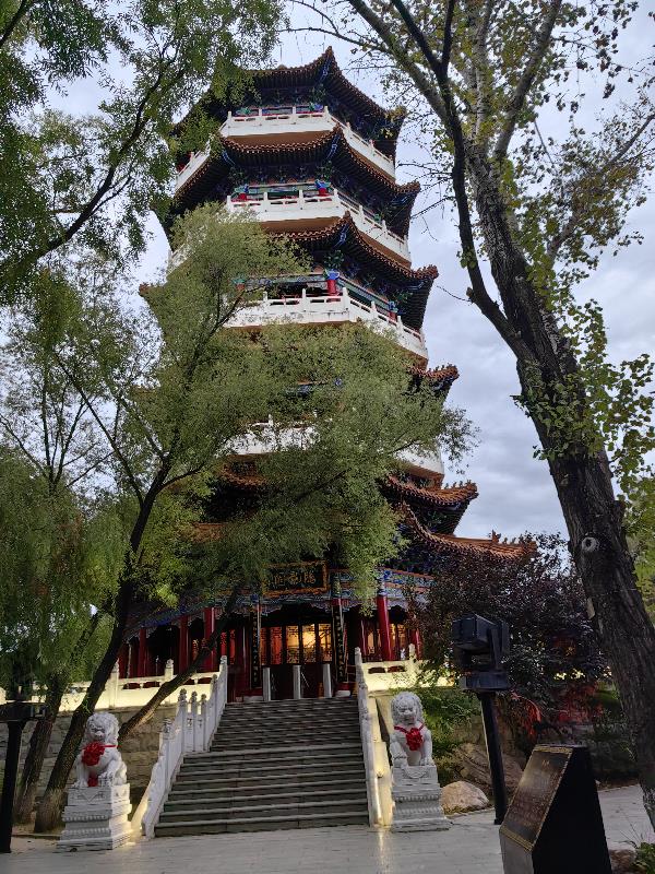 靈魂迷宮第一卷覺醒紀元小說封面圖